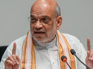 কেন্দ্রীয় স্বরাষ্ট্রমন্ত্রী অমিত শাহের মন্তব্যে তপ্ত রাজনীতি। অবৈধ অনুপ্রবেশ, মুসলিম জনসংখ্যা বৃদ্ধি ও নাগরিকত্ব নিয়ে দেশজুড়ে বিতর্ক। পড়ুন বিস্তারিত প্রতিবেদন।