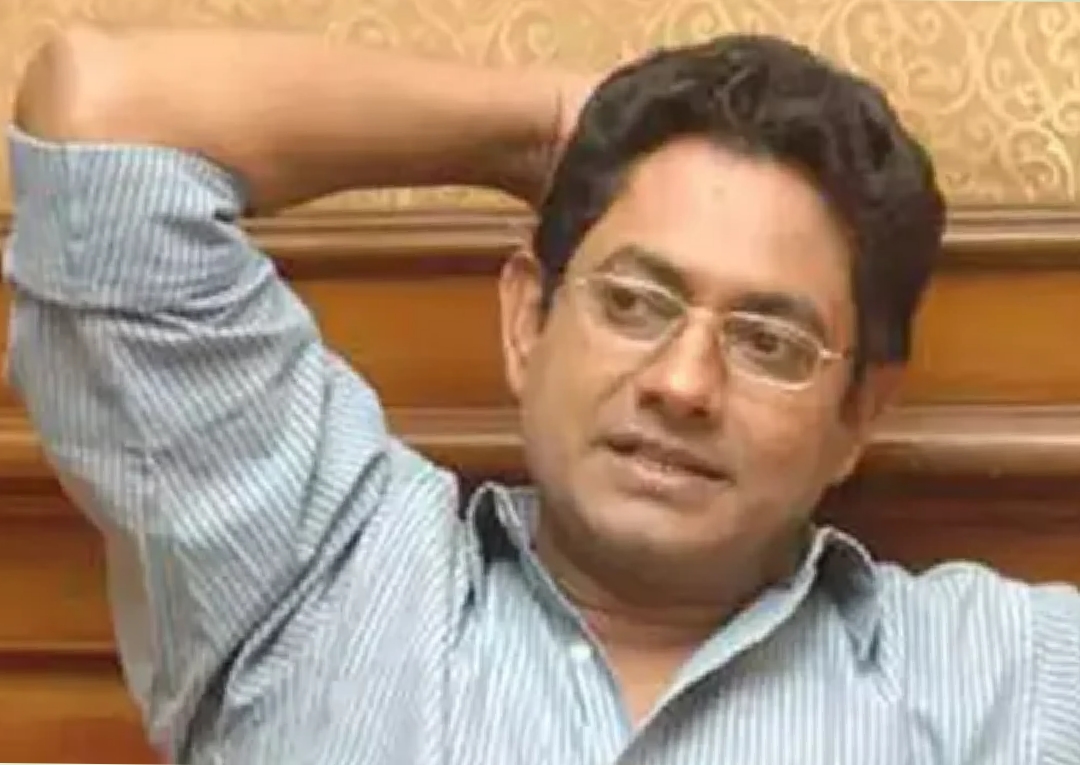 শঙ্কর চক্রবর্তীর (Shankar Chakraborty) জীবন কাহিনি এক অসাধারণ লড়াই ও ভালোবাসার গল্প। ছোটবেলার দারিদ্র্য থেকে সোনালি চক্রবর্তীর (Sonali Chakraborty) সঙ্গে সম্পর্ক ও আজকের একাকীত্ব, সবটাই এখানে।