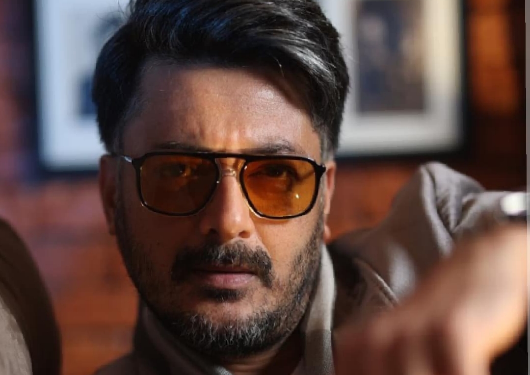 যিশু সেনগুপ্তর প্রযোজনায় এই বিশেষ শারদীয়া মিউজ়িক ভিডিও ইতিমধ্যেই টলিপাড়ায় কৌতূহল ছড়িয়েছে। জানা গিয়েছে, সৌরভ দাস (Saurav Das) এই প্রকল্পে যিশুর সহ-প্রযোজক হিসেবে রয়েছেন। মিউজ়িক ভিডিওটির পরিচালনাও নাকি নিজের হাতেই সামলেছেন যিশু 