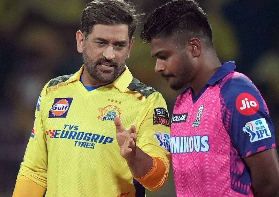 ছয় বছর আগেই আন্তর্জাতিক ক্রিকেট থেকে অবসর নিয়েছেন মহেন্দ্র সিং ধোনি। কিন্তু তিনি আইপিএলে খেলা চালিয়ে যাচ্ছেন। প্রতি বছর শুরুর দিকে একটা প্রশ্ন ভেসে ওঠে, এটাই কি মাহির শেষ আইপিএল? গত ক'য়েক বছর ধরে ভক্তরা অপেক্ষায় থাকেন তাঁর ঘোষণার জন্য। গত মরসুমের আগে অবশ্য তিনি নিজেই আশ্বস্ত করেছিলেন ভক্তদের, তিনি আইপিএল খেলা চালিয়ে যেতে চান।