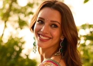 Meena Kumari biopic sparks buzz in Bollywood. Will Kiara Advani or Triptii Dimri play the iconic role? Find out the details here.