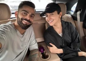 জেমাইমা এক সাক্ষাৎকারে বলেন, “সেই সময় আমরা নিউজিল্যান্ড সফরে ছিলাম। আমি আর স্মৃতি ব্যাটিং নিয়ে কিছু পরামর্শ নিতে চেয়েছিলাম। তখন কোহলি আমাদের ডেকেছিলেন হোটেলের ক্যাফেতে। সেখানে আমরা দেখা করি। অনুষ্কা দিদিও আমাদের সঙ্গে যোগ দেন।” ক্রিকেটের পাশাপাশি জীবনের নানা দিক নিয়ে সেদিন প্রায় দীর্ঘ সময় ধরে আলাপচারিতা চলেছিল তাঁদের মধ্যে।