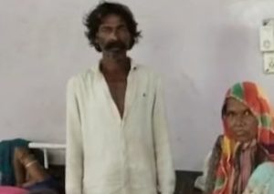 রাজস্থানের উদয়পুরের এক মহিলা ৫৫ বছর বয়সে ১৭তম সন্তানের জন্ম দিয়ে চাঞ্চল্য সৃষ্টি করেছেন। চিকিৎসকরা বলছেন, এতে মায়ের জীবন ছিল ঝুঁকির মুখে। পড়ুন বিস্তারিত।A 55-year-old woman from Udaipur, Rajasthan, shocked everyone by giving birth to her 17th child. Doctors reveal the risks and hardships behind the story.