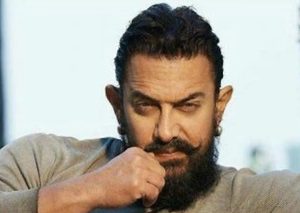 আমির খান (Aamir Khan) জানিয়েছেন বলিউডে (Bollywood) বহু তারকা ব্যক্তিগত খরচও প্রযোজকদের ঘাড়ে চাপান। গাড়ির চালক থেকে শুরু করে রান্নার রাঁধুনি, এমনকি জিমের খরচও বহন করতে হয় প্রযোজকদের। Aamir Khan reveals shocking truth about Bollywood stars forcing producers to bear personal expenses like chauffeurs, chefs, trainers, and more, despite earning crores.