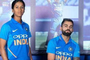 জেমাইমা এক সাক্ষাৎকারে বলেন, “সেই সময় আমরা নিউজিল্যান্ড সফরে ছিলাম। আমি আর স্মৃতি ব্যাটিং নিয়ে কিছু পরামর্শ নিতে চেয়েছিলাম। তখন কোহলি আমাদের ডেকেছিলেন হোটেলের ক্যাফেতে। সেখানে আমরা দেখা করি। অনুষ্কা দিদিও আমাদের সঙ্গে যোগ দেন।” ক্রিকেটের পাশাপাশি জীবনের নানা দিক নিয়ে সেদিন প্রায় দীর্ঘ সময় ধরে আলাপচারিতা চলেছিল তাঁদের মধ্যে।