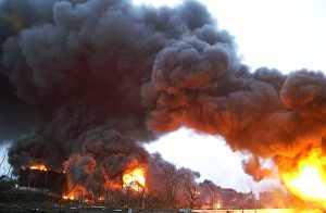 টেনেসির Accurate Energetic Systems কারখানায় ভয়াবহ বিস্ফোরণ। বহু শ্রমিক নিখোঁজ, ধ্বংসস্তূপে উদ্ধার অভিযান চলছে। পড়ুন বিস্তারিত প্রতিবেদন।