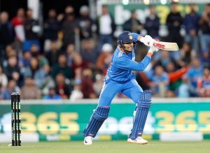 প্রথম ইনিংসে শুভমন গিল (Shubman Gill) ও ঋতুরাজ গায়কোয়াড় (Ruturaj Gaikwad) ভাল শুরু করলেও বৃষ্টির কারণে ইনিংস জমে ওঠেনি। ৯.৪ ওভারে ভারতের সংগ্রহ ছিল ৭৭/২। এরপরই ফের বৃষ্টি এসে খেলার সমস্ত উত্তেজনা নিভিয়ে দিল।