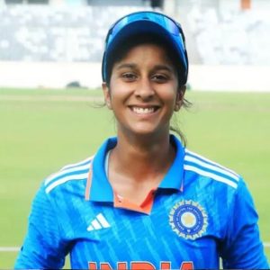জেমাইমা রদ্রিগেজ (Jemimah Rodrigues)। বললেন, “ভাবছিলাম, হয়ত অস্ট্রেলিয়া আমাকে দেশে ঢুকতেই দেবে না!” অস্ট্রেলিয়ার জনপ্রিয় ফ্র্যাঞ্চাইজি টুর্নামেন্ট উইমেন্স বিগ ব্যাশ লিগ (Women’s Big Bash League বা WBBL) খেলতে বর্তমানে দেশটিতে রয়েছেন জেমাইমা। তিনি এবারের মরসুমে ব্রিসবেন হিট (Brisbane Heat) -এর হয়ে খেলছেন। তবে প্রথম ম্যাচে মাঠে নামার আগে তাঁর মনে হয়েছিল, হয়ত সেদেশে তাঁকে ‘প্রবেশ নিষেধ’ করা হতে পারে! কারণ, বিশ্বকাপ সেমিফাইনালে যে বিধ্বংসী ইনিংস খেলেছিলেন তিনি, তা ভোলেননি কেউই।
