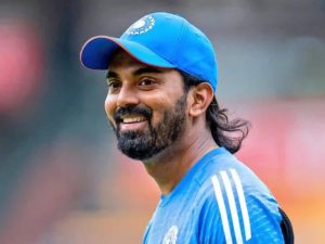 KKR in talks with DC to sign KL Rahul before IPL 2026 mini auction. Hyderabad likely to release ₹23 crore star Heinrich Klaasen. Latest IPL transfer updates. আইপিএল ২০২৬-এর আগে কেকেআর চাইছে লোকেশ রাহুলকে। দিল্লির সঙ্গে দরাদরি চলছে। অন্যদিকে ২৩ কোটির হেনরিখ ক্লাসেনকে ছাড়ার চিন্তায় হায়দরাবাদ।