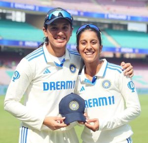 পাত্রের প্রতারণার অভিযোগে বিয়ে স্থগিত, বাবার অসুস্থতা- সব মিলিয়ে বিধ্বস্ত স্মৃতি মান্ধানা। বন্ধুর পাশে থাকতে বিগ ব্যাশ না খেলার সিদ্ধান্ত জেমিমার। পড়ুন বিস্তারিত।