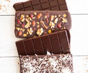 Make sugar-free homemade healthy chocolate using dry fruits and dates. Perfect festive recipe for Christmas.বড়দিনে বাড়িতেই বানান হোমমেড হেলদি চকোলেট। ড্রাই ফ্রুট ও খেজুর দিয়ে তৈরি সুগার ফ্রী চকোলেট রেসিপি।