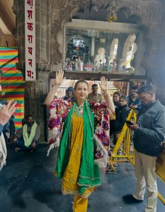 ‘মহাদেবের ডাক এসেছিল’- এক দশকের আধ্যাত্মিক যাত্রার শেষে ১২টি জ্যোতির্লিঙ্গ দর্শন সম্পূর্ণ করলেন কঙ্গনা রনৌত। ভীমাশঙ্কর মন্দিরে শেষ গন্তব্যে পৌঁছে কী বললেন সাংসদ-অভিনেত্রী, জানুন বিস্তারিত।