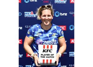 মাত্র ১৫ বলে অর্ধশতরান করে মেয়েদের টি-টোয়েন্টিতে বিশ্বরেকর্ড গড়লেন লরা হ্যারিস। আইপিএলে দল না পাওয়া সেই ক্রিকেটারের ব্যাটে সুপার স্ম্যাশে ইতিহাস।