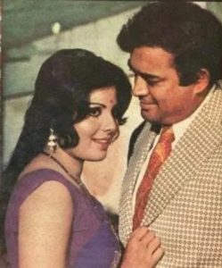 বলিউড অভিনেত্রী সুলক্ষণা পণ্ডিতের জীবনের শেষ অধ্যায় যেন এক সিনেমা। সঞ্জীব কুমারকে বিয়ে করতে চেয়েছিলেন তিনি। কিন্তু ভাগ্যের খেলা ছিল অন্যরকম। জানুন সেই হৃদয়বিদারক প্রেমকাহিনি।Late actress Sulakshana Pandit’s one-sided love for Sanjeev Kumar remains one of Bollywood’s most touching stories. Know how fate reunited them on the same date of Sanjeev’s death.