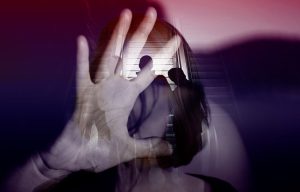 দিল্লির সাকেত এলাকায় উত্তর-পূর্ব ভারতের এক তরুণীকে কুরুচিকর মন্তব্য ও মারধরের অভিযোগ। ঘটনায় চার কিশোরকে আটক করেছে পুলিশ। Four juveniles detained after alleged harassment and assault of a young woman from Northeast India near Saket Court in Delhi, sparking political reactions.