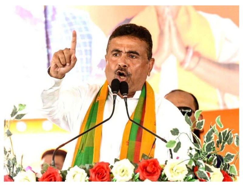 পশ্চিমবঙ্গে আধুনিক টেক্সটাইল হাব তৈরির পরিকল্পনা নেওয়া হয়েছে। ২০৩০ সালের মধ্যে রাজ্যের বস্ত্র ও পোশাক রফতানি ৪ বিলিয়ন মার্কিন ডলারে পৌঁছে দেওয়ার লক্ষ্য রয়েছে। নতুন টেক্সটাইল হাবের মাধ্যমে বাংলার তাঁতি, কারিগর, ক্ষুদ্র উৎপাদক এবং পোশাকশিল্পের সঙ্গে যুক্ত মানুষের জন্য প্রশিক্ষণ, আধুনিক প্রযুক্তি, নতুন নকশা, আন্তর্জাতিক বাজার এবং কর্মসংস্থানের সুযোগ বাড়ানোর পরিকল্পনা রয়েছে। ফুলিয়া, শান্তিপুর, বিষ্ণুপুর ও মুর্শিদাবাদের ঐতিহ্যবাহী বস্ত্রশিল্পের পাশাপাশি অ্যাপারেল, হোসিয়ারি ও টেকনিক্যাল টেক্সটাইলকে গুরুত্ব দেওয়ার পরিকল্পনাও রয়েছে।