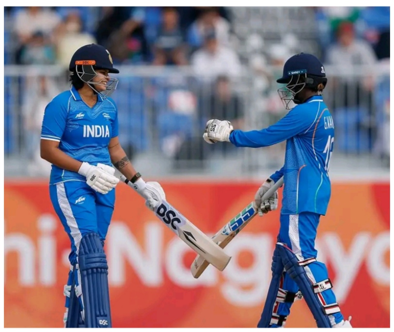 এশিয়ান গেমসে (Asian Games) পদক জয়ের আরও এক ধাপ কাছে পৌঁছে গেল ভারতীয় মহিলা ক্রিকেট দল। কোয়ার্টার ফাইনালে জাপানকে কার্যত একতরফা ম্যাচে ৮ উইকেটে হারিয়ে সেমিফাইনালের টিকিট নিশ্চিত করলেন হরমনপ্রীত কৌরেরা (Harmanpreet Kaur)।