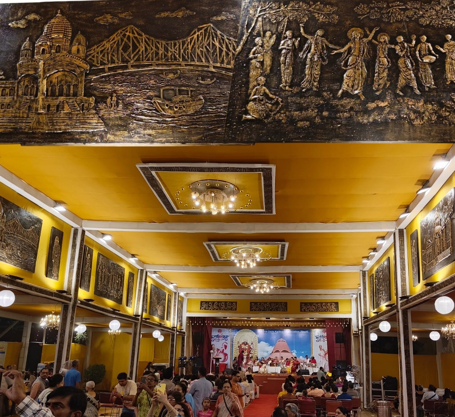 Dakshin Delhi Kalibari is celebrating Durga Puja in a traditional style in the run-up to its Pre-Diamond Jubilee year, with ‘Bangla Beyond Bengal’ as this year’s theme. The celebration reflects the Bengali community’s enduring bond with its cultural roots while living away from its homeland.