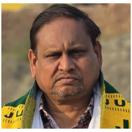 রেজিনগর উপনির্বাচনের (Rejinagar Bypoll 2026) আগে নতুন রাজনৈতিক সমীকরণের ইঙ্গিত দিলেন আম জনতা উন্নয়ন পার্টির (Aam Janata Unnayan Party) প্রধান হুমায়ুন কবীর (Humayun Kabir)। রাজ্য বিজেপির বিরুদ্ধে একাধিক অভিযোগ তুলে ভোট মিটে গেলে দিল্লি যাওয়ার কথা জানিয়েছেন নওদার বিধায়ক। সেখানে বিজেপির কেন্দ্রীয় নেতৃত্বের সঙ্গে দেখা করে রাজ্যের পরিস্থিতি নিয়ে আলোচনা করবেন বলে দাবি তাঁর। একই সঙ্গে তামিলনাড়ুর অভিনেতা-রাজনীতিক বিজয় থলপতি (Vijay Thalapathy) -এর দল তামিলাগা ভেট্রি কাজ়াগম বা টিভিকে (Tamilaga Vettri Kazhagam) -এর সঙ্গেও যোগাযোগের উদ্যোগের কথাও জানিয়েছেন তিনি।