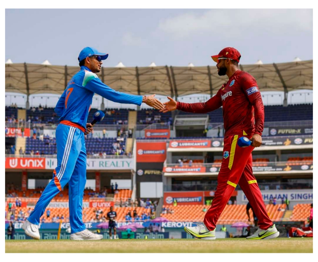 আগামী বছর জুলাই-আগস্টে ওয়েস্ট ইন্ডিজ (West Indies) ও আমেরিকা (USA) সফরে যেতে চলেছে ভারতীয় ক্রিকেট দল (India Cricket Team)। ক্যারিবিয়ান সফরে তিনটি একদিনের ম্যাচ ও পাঁচটি টি-টোয়েন্টি ম্যাচ খেলবে ভারত। ওয়েস্ট ইন্ডিজের মাটিতে শুরু হওয়া সাদা বলের এই লড়াইয়ের শেষ দুই টি-টোয়েন্টি হবে আমেরিকার ফ্লোরিডায়। ভারতীয় ক্রিকেট বোর্ড (BCCI) ও ক্রিকেট ওয়েস্ট ইন্ডিজ (Cricket West Indies) যৌথ ভাবে আগামী বছরের এই সফরের সূচী ঘোষণা করেছে।