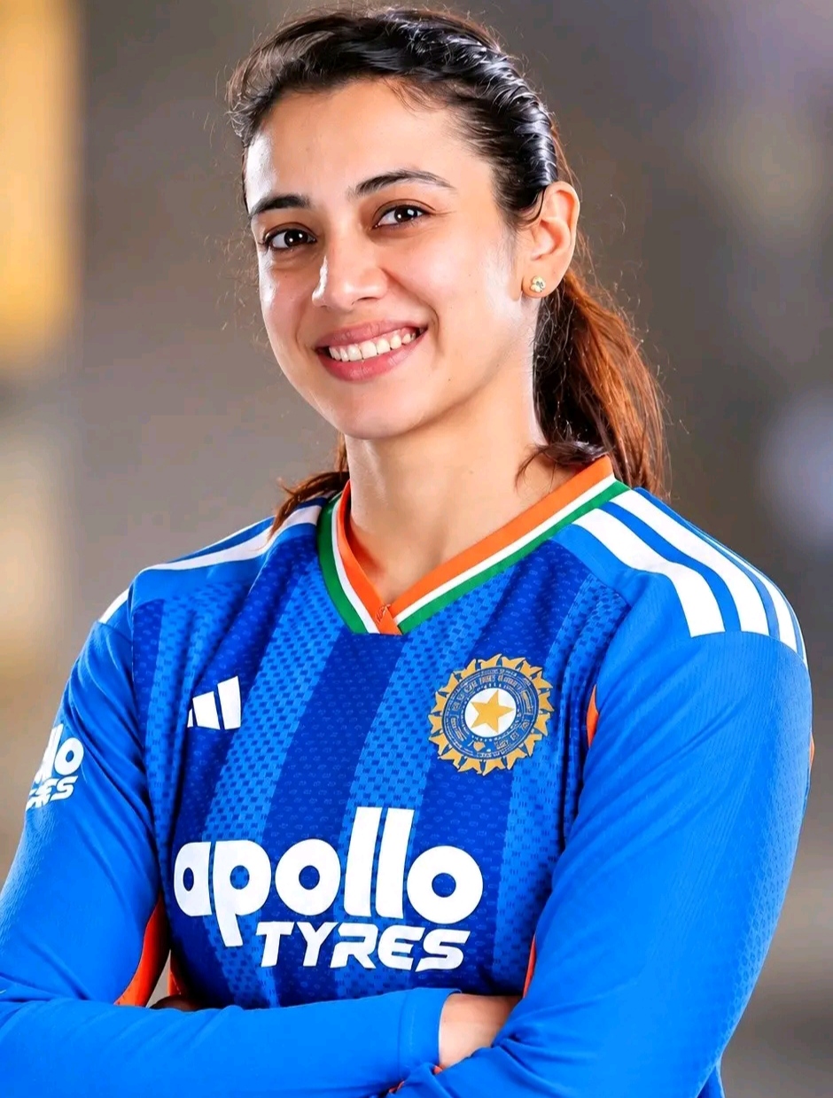 ভারতীয় মহিলা ক্রিকেট দলের তিন ফরম্যাটের অধিনায়কত্ব থেকে সরে দাঁড়ালেন হরমনপ্রীত কৌর। মঙ্গলবার সমাজমাধ্যমে নিজের সিদ্ধান্তের কথা জানান তিনি। হরমনপ্রীতের নেতৃত্বে ভারত ২০২৫ সালের এক দিনের বিশ্বকাপ এবং ২০২২ ও ২০২৬ সালের এশিয়ান গেমসে সোনা জিতেছে। নেতৃত্ব ছাড়লেও ক্রিকেট থেকে অবসর নিচ্ছেন না হরমনপ্রীত। তাঁর জায়গায় ভারতের নতুন অধিনায়ক হিসেবে স্মৃতি মন্ধানা। রয়্যাল চ্যালেঞ্জার্স বেঙ্গালুরুর নেতৃত্ব দেওয়ার অভিজ্ঞতা থাকায় জাতীয় দলের দায়িত্বও মন্ধানা সামলান।