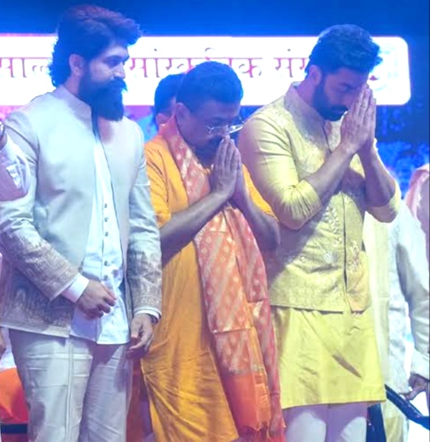 Ranbir Kapoor and Yash at the Vijayadashami Ravan Dahan event in Salt Lake, Kolkata.