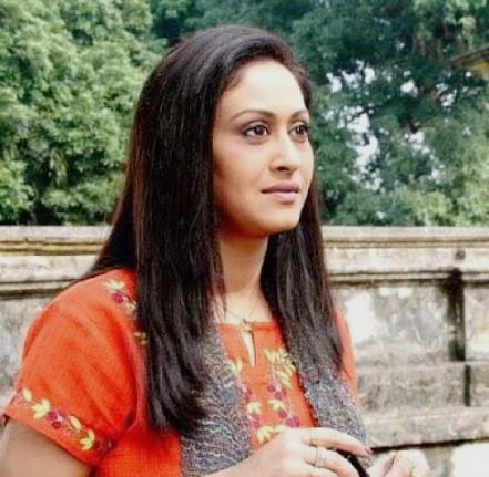 জি বাংলার ‘লাখ টাকার লক্ষ্মীলাভ’ অনুষ্ঠানে অতিথি হিসেবে অভিনেত্রী ইন্দ্রাণী হালদারের সম্ভাব্য প্রত্যাবর্তন