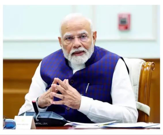 গুজরাতের বনাসকাঁঠার জনসভায় পশ্চিম এশিয়ার সংঘাত, সারের দাম ও জ্বালানি সঙ্কট নিয়ে বক্তব্য রাখেন প্রধানমন্ত্রী নরেন্দ্র মোদী।