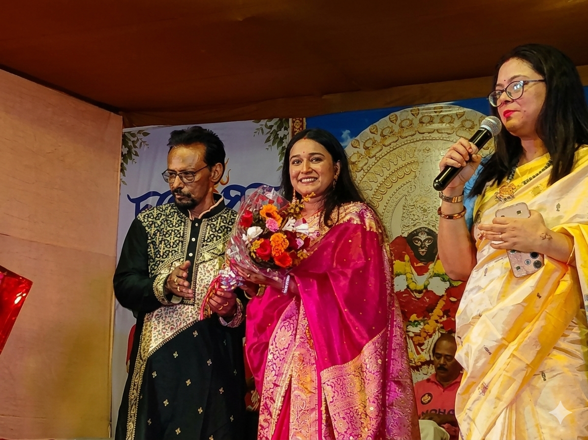 aditional Ekchala Durga idol, adorned with daker saaj, remained the centrepiece of the celebrations. The decorations across the premises drew inspiration from Bengal’s rich artistic heritage, recreating the warmth and distinctive character of a traditional Bengali Durga Puja in the heart of Delhi.